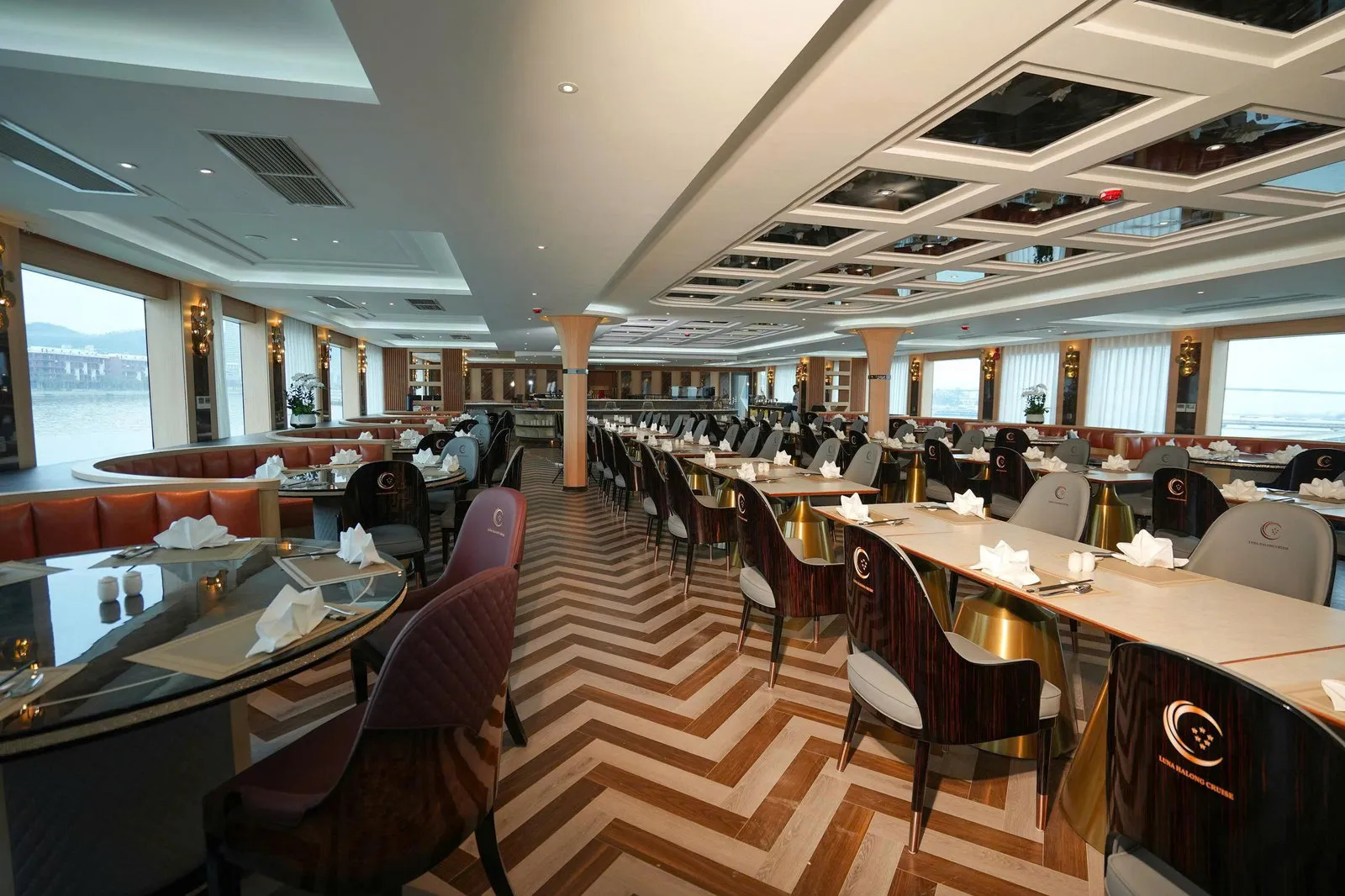 Luna Halong Cruise · 5