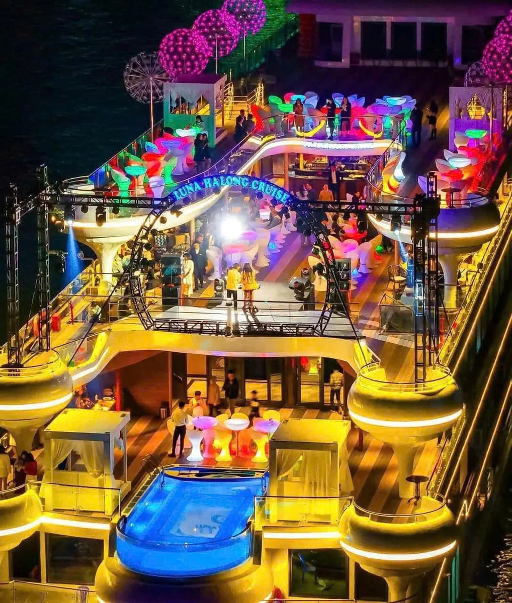 Luna Halong Cruise · 3