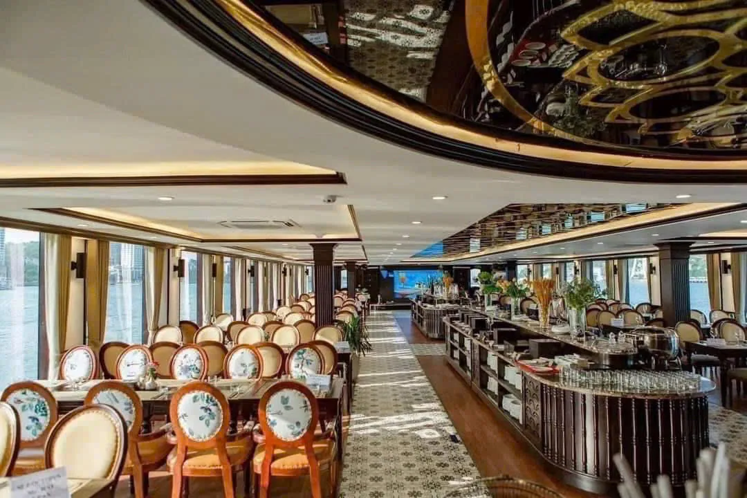 Sea Octopus Halong Cruise · 8