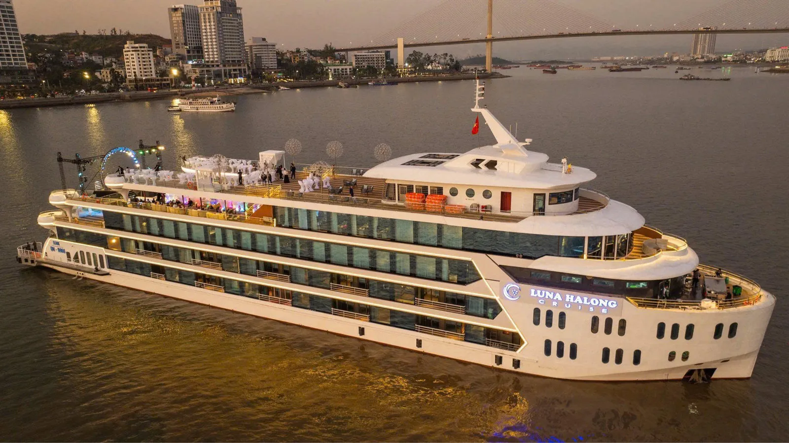 Luna Halong Cruise