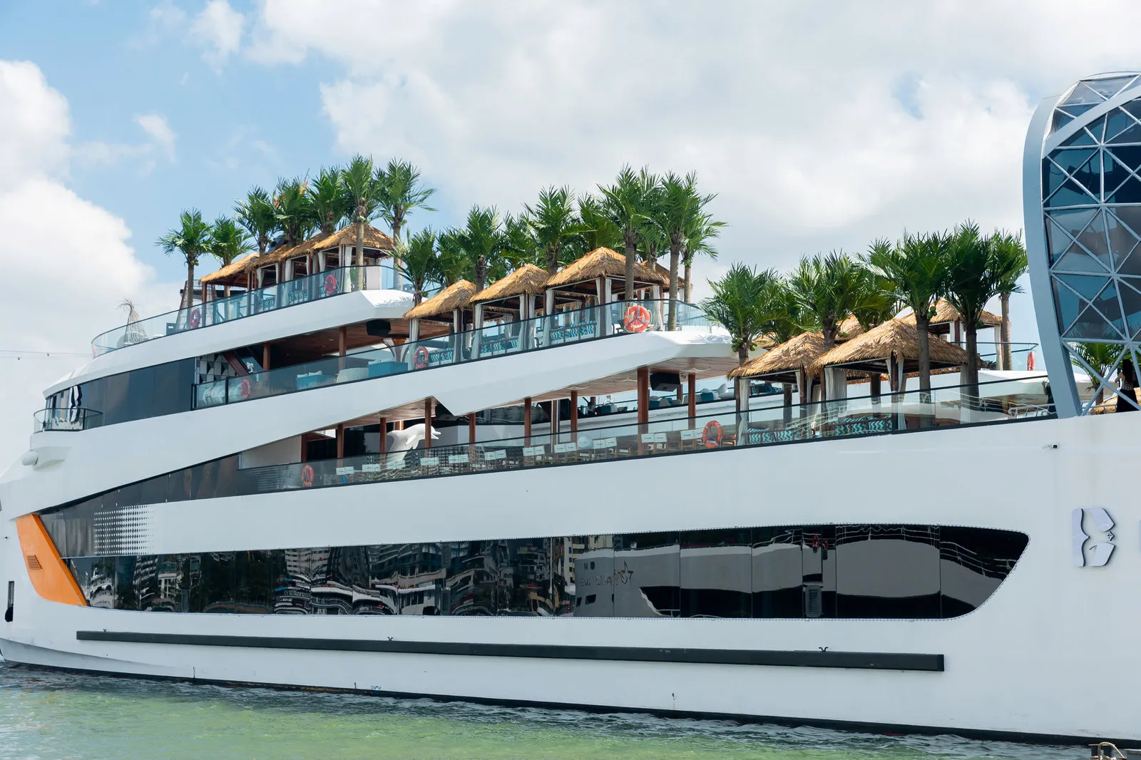 Dolphin Halong Cruise · 2