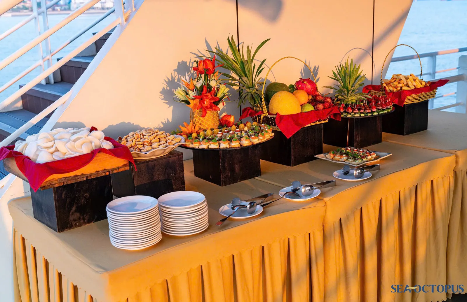 Sea Octopus Halong Cruise · 11